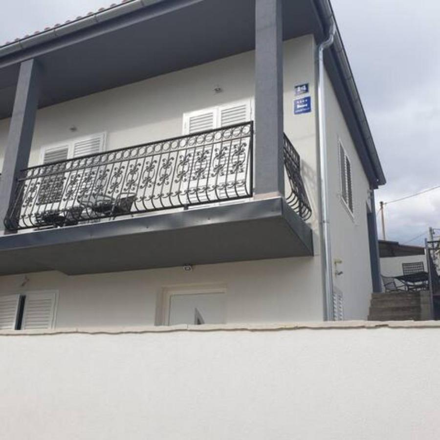 Apartman Stella โรวานิสกา ภายนอก รูปภาพ