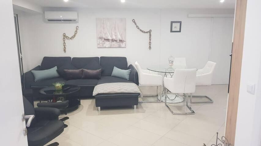 Apartman Stella โรวานิสกา ภายนอก รูปภาพ