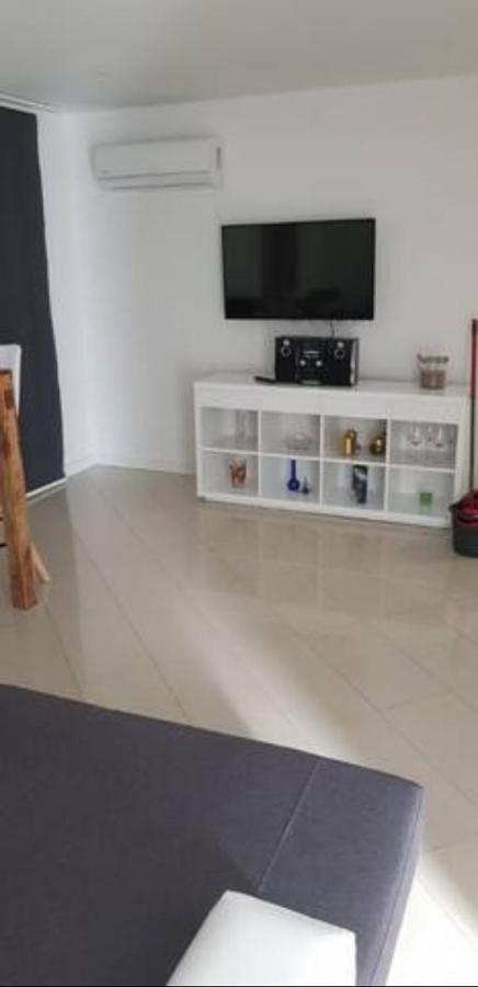 Apartman Stella โรวานิสกา ภายนอก รูปภาพ