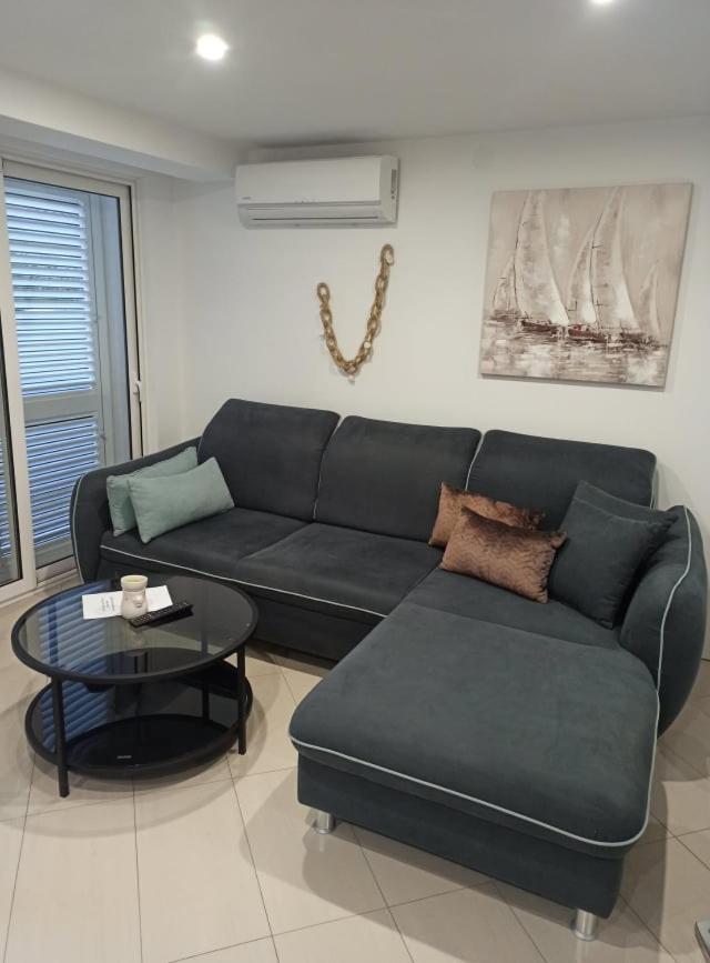 Apartman Stella โรวานิสกา ภายนอก รูปภาพ
