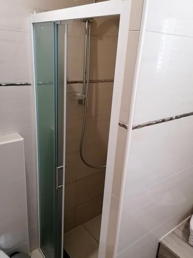 Apartman Stella โรวานิสกา ภายนอก รูปภาพ