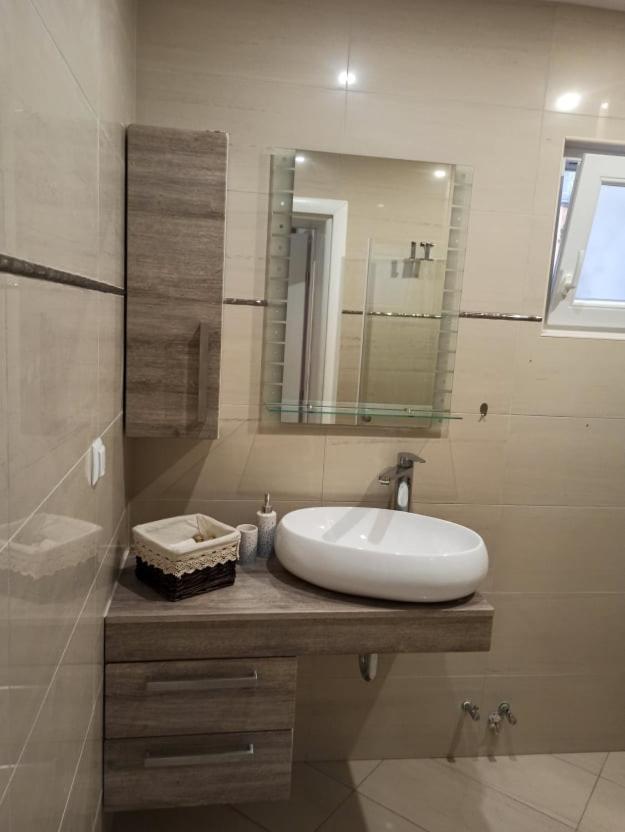 Apartman Stella โรวานิสกา ภายนอก รูปภาพ