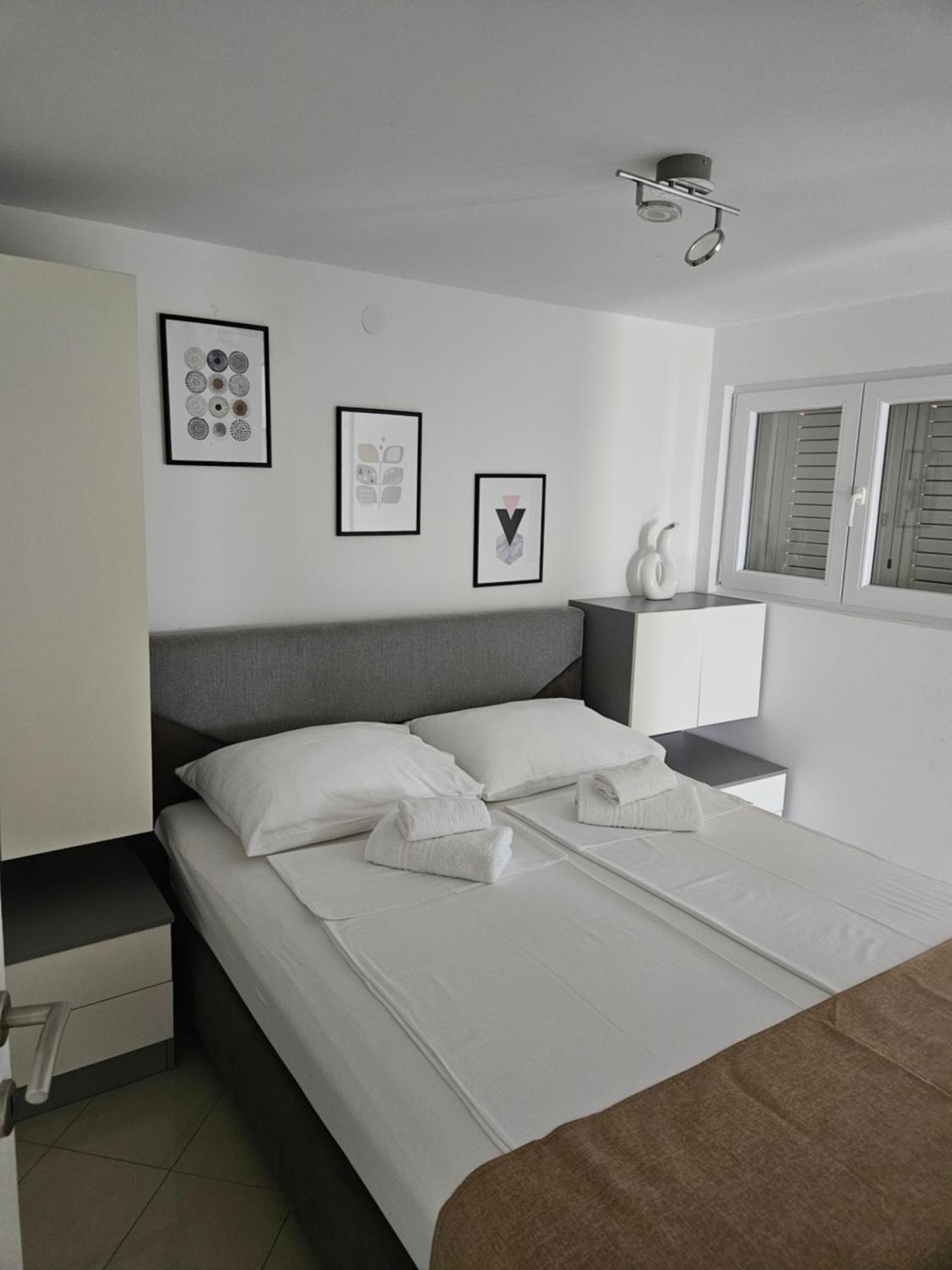 Apartman Stella โรวานิสกา ภายนอก รูปภาพ